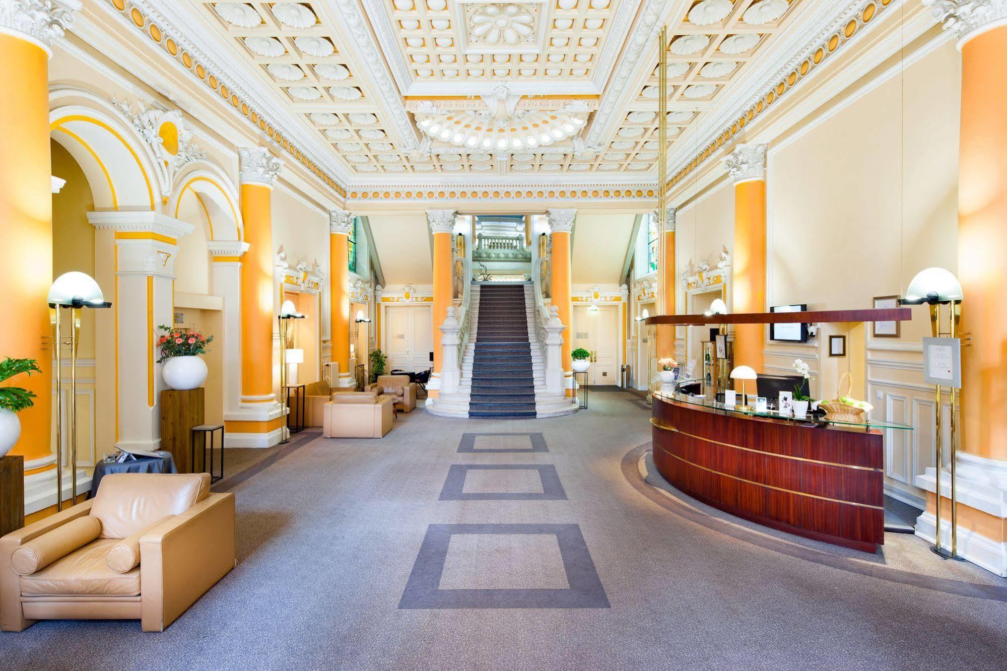 Grand Hotel Du Tonneau D'Or Бельфор Екстер'єр фото